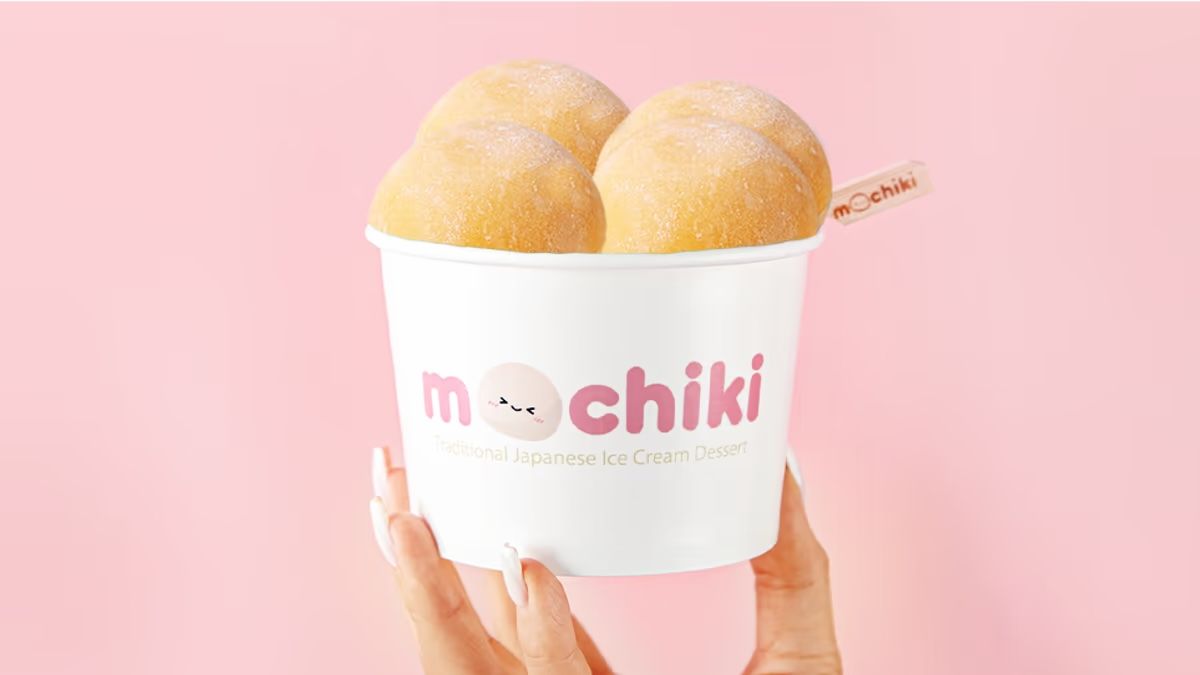 Portağallı mochi ilə dolu Mochiki stəkanı